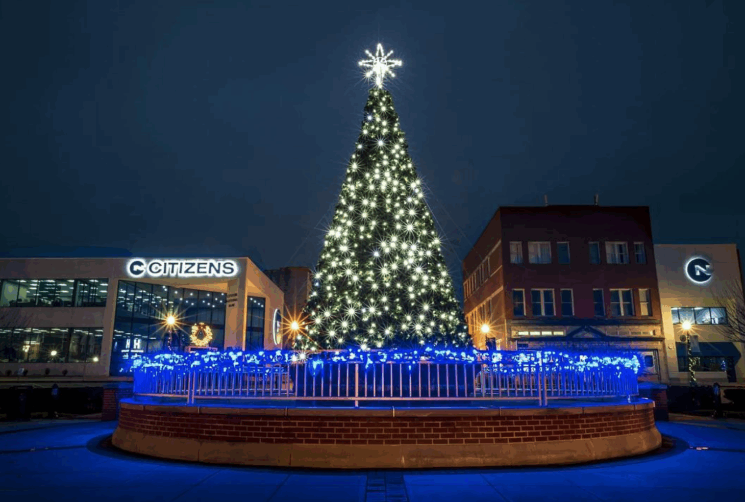 CHRISTMAS TREE LIGHTING</BR>